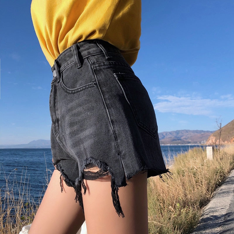 Streetwear Denim Shorts For Women 2022 Summer High Waist Ripped Cool Blue And Black Shorts With Tassel Pockets Mini Short Jeans